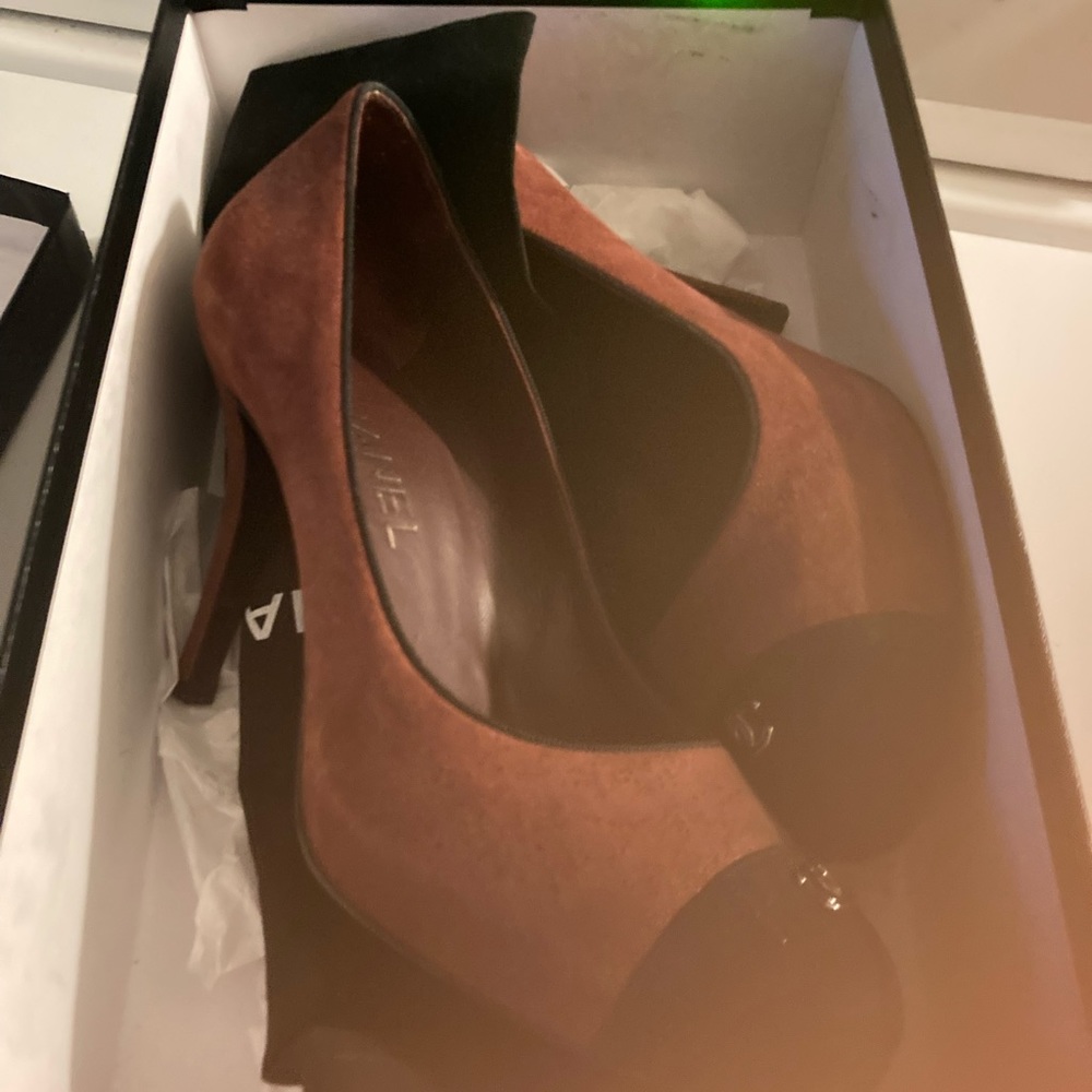 Women’s Chanel shoes brand new in the box